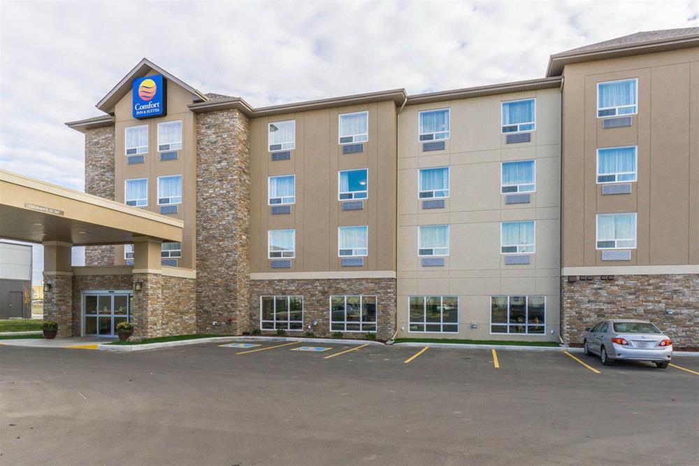 Comfort Inn & Suites Edmonton International Airport Nisku Exterior photo