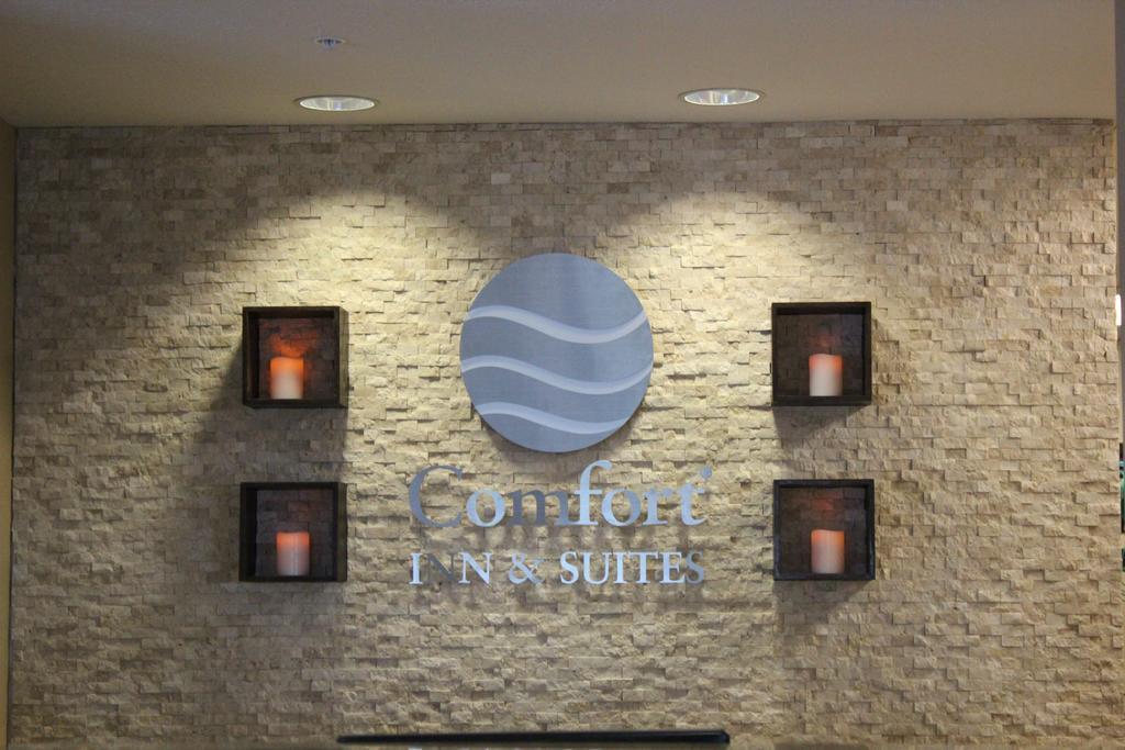 Comfort Inn & Suites Edmonton International Airport Nisku Exterior photo